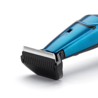 BaByliss T890E zastřihovač vousů z japonské oceli T890E s 24 délkami střihu a odnímatelným hřebenovým nástavcem, krátké nabíjení